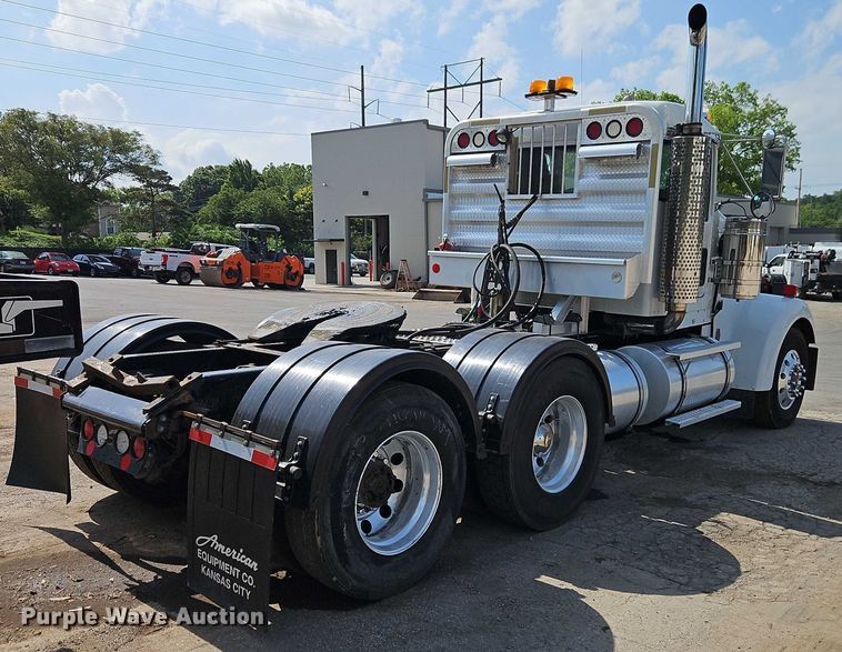 image for item EJ0132 2007 Kenworth W9 Series semi truck