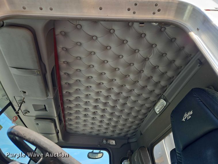 image for item EJ0132 2007 Kenworth W9 Series semi truck