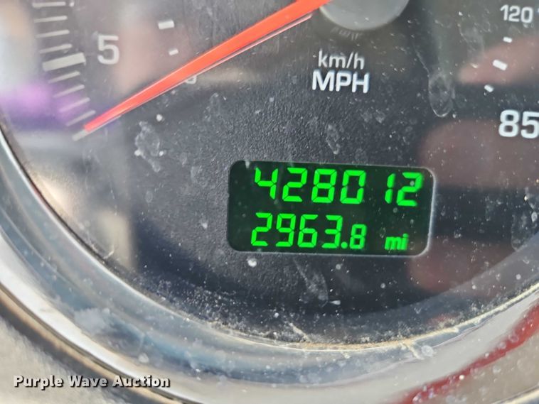 image for item EJ0132 2007 Kenworth W9 Series semi truck