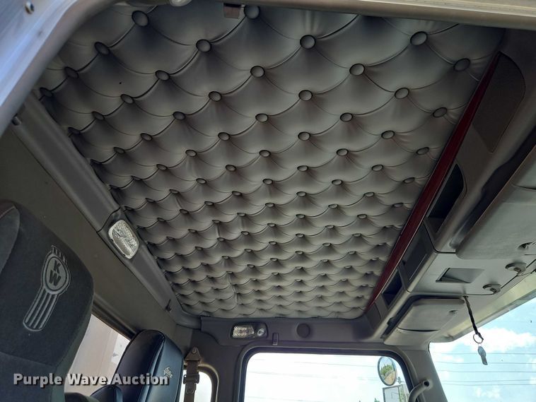 image for item EJ0132 2007 Kenworth W9 Series semi truck