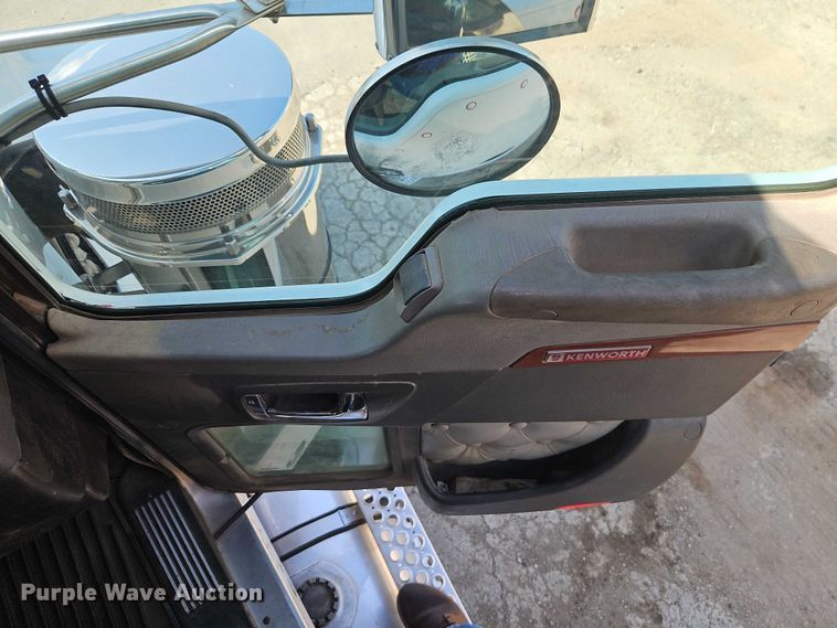 image for item EJ0132 2007 Kenworth W9 Series semi truck