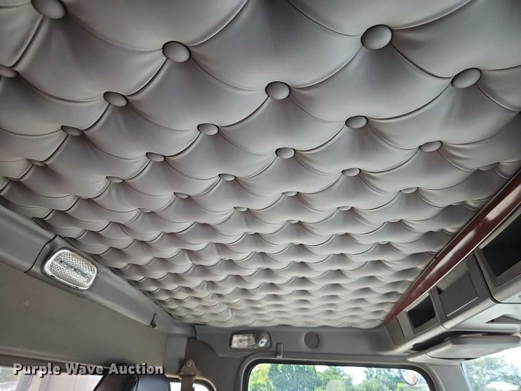 image for item EJ0132 2007 Kenworth W9 Series semi truck