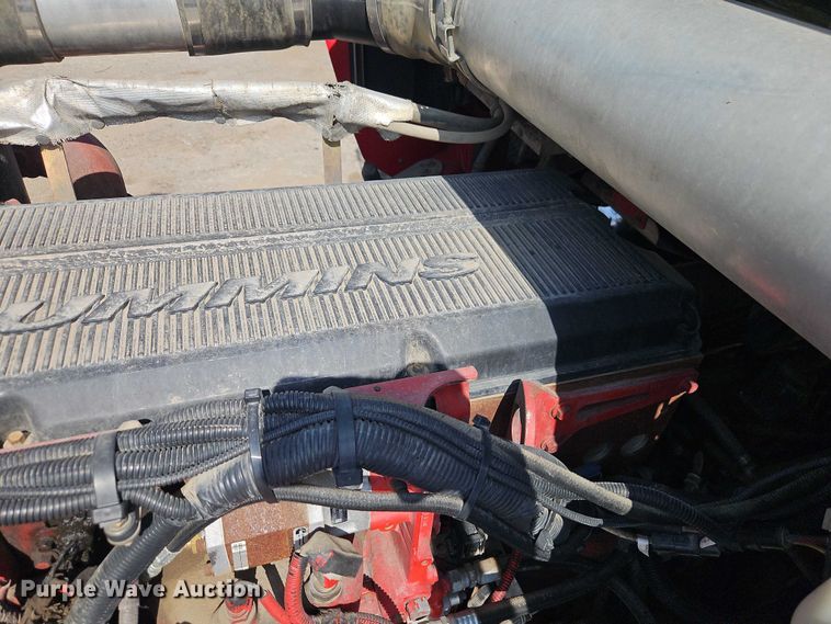 image for item EJ0132 2007 Kenworth W9 Series semi truck