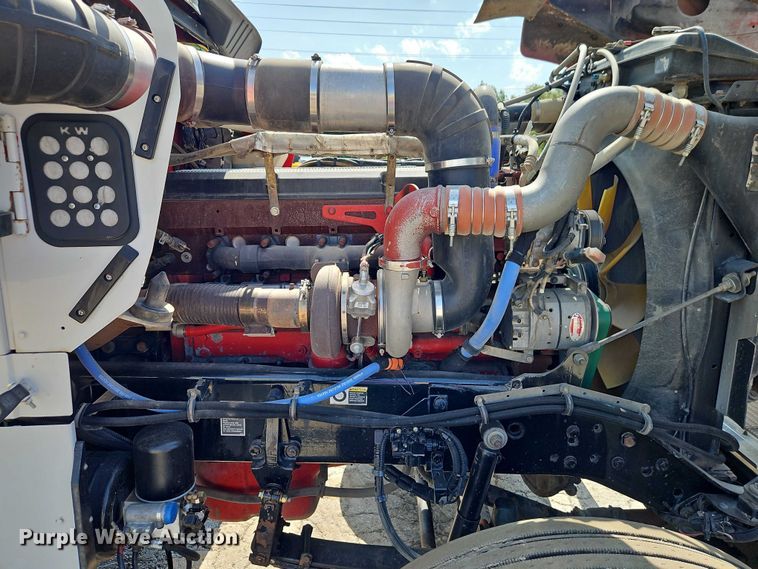 image for item EJ0132 2007 Kenworth W9 Series semi truck