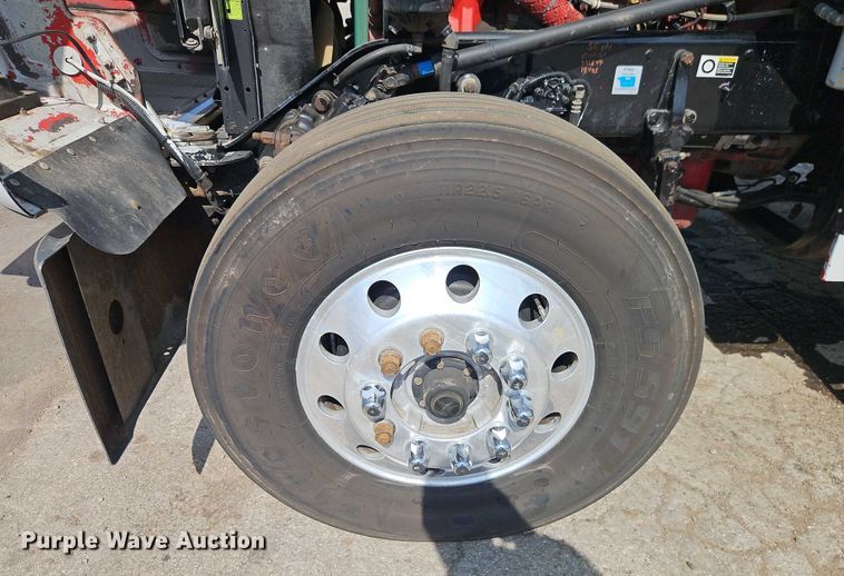 image for item EJ0132 2007 Kenworth W9 Series semi truck