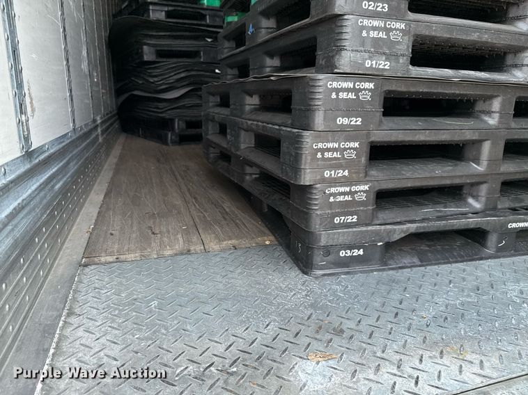 image for item EJ3718 2014 Vanguard VXP 57' dry van trailer