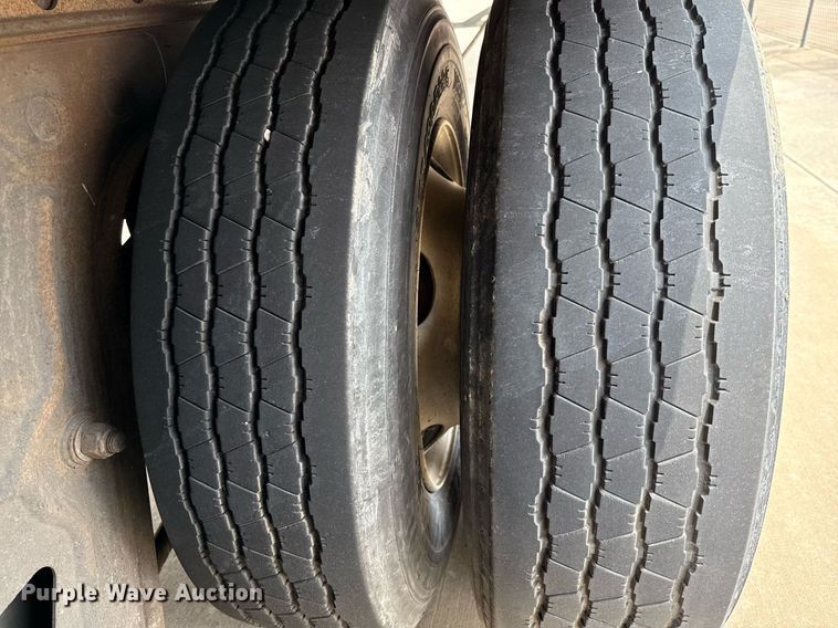 image for item EJ3718 2014 Vanguard VXP 57' dry van trailer