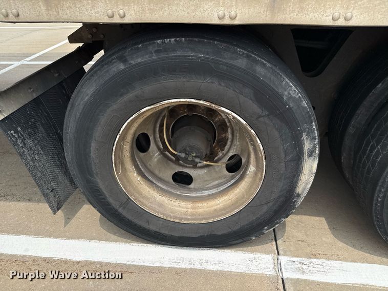 image for item EJ3718 2014 Vanguard VXP 57' dry van trailer