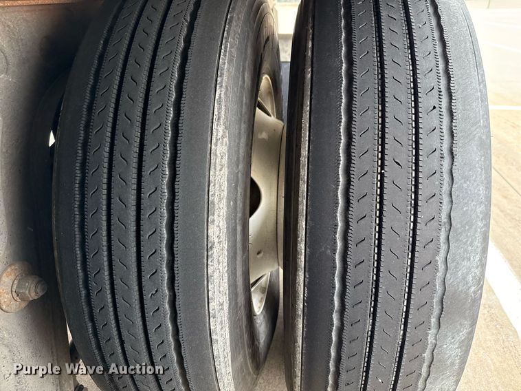 image for item EJ3718 2014 Vanguard VXP 57' dry van trailer