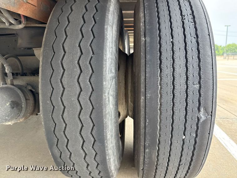 image for item EJ3718 2014 Vanguard VXP 57' dry van trailer