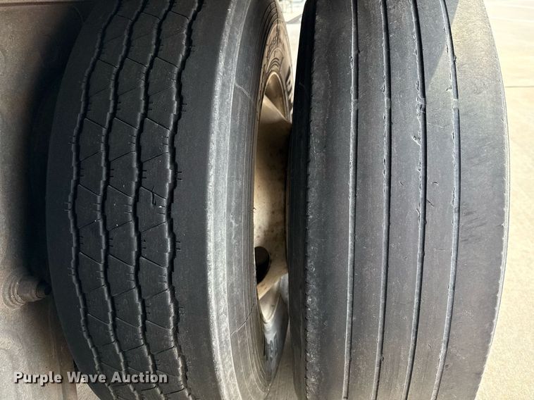 image for item EJ3719 2014 Vanguard VXP 57' dry van trailer