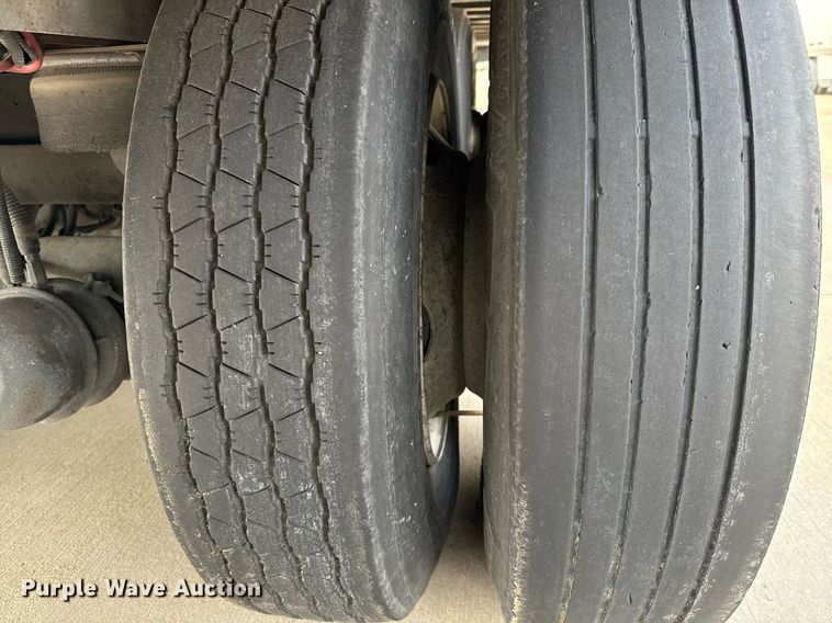 image for item EJ3719 2014 Vanguard VXP 57' dry van trailer