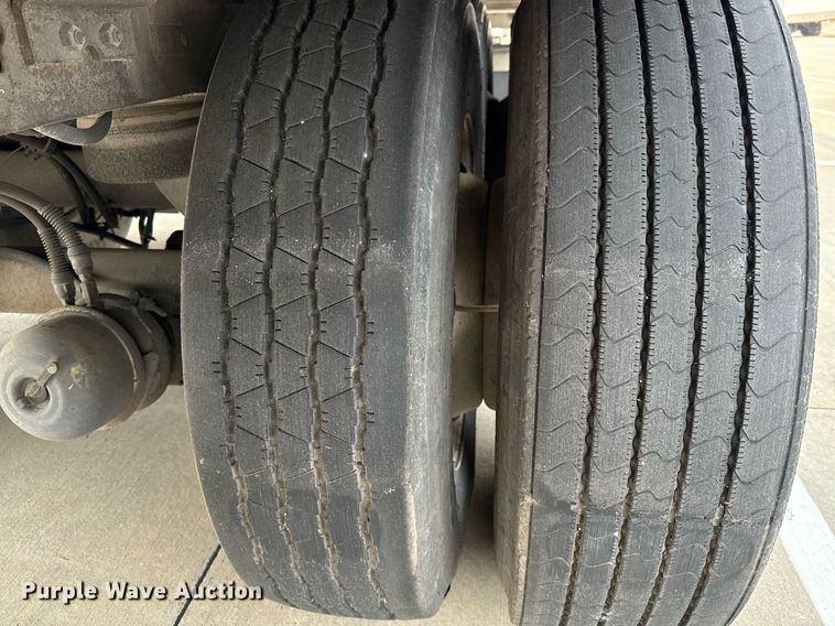 image for item EJ3720 2014 Vanguard VXP 57' dry van trailer