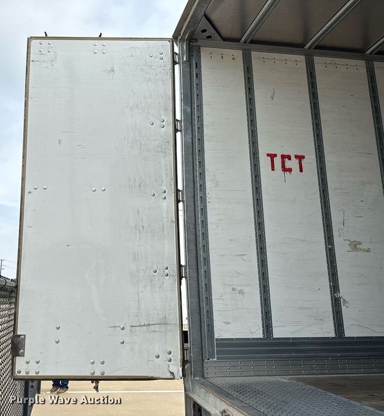 image for item EJ3721 2016 Vanguard VXP 57' dry van trailer