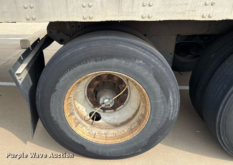 image for item EJ3721 2016 Vanguard VXP 57' dry van trailer