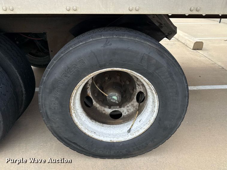 image for item EJ3721 2016 Vanguard VXP 57' dry van trailer