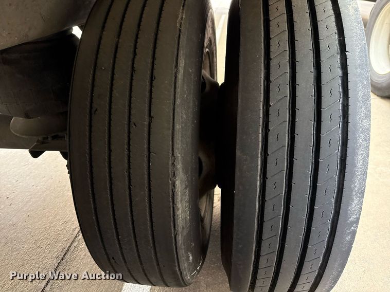 image for item EJ3722 2016 Vanguard VXP 57' dry van trailer