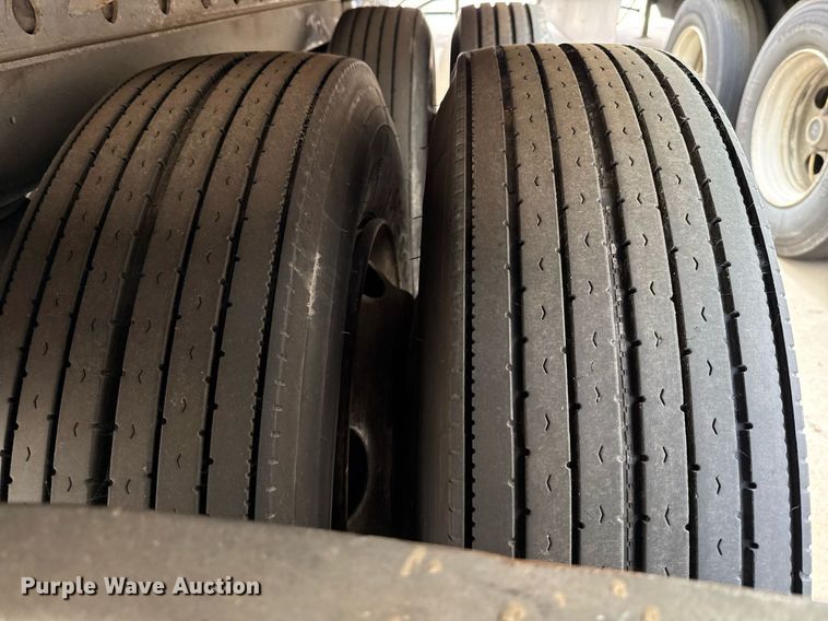 image for item EJ3722 2016 Vanguard VXP 57' dry van trailer