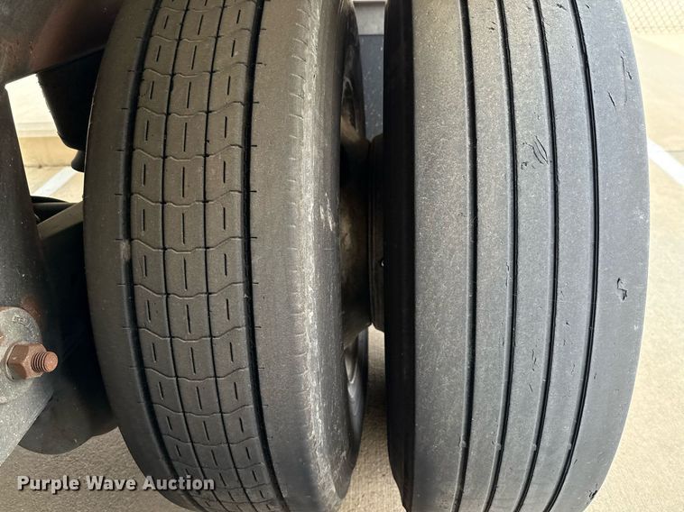 image for item EJ3722 2016 Vanguard VXP 57' dry van trailer