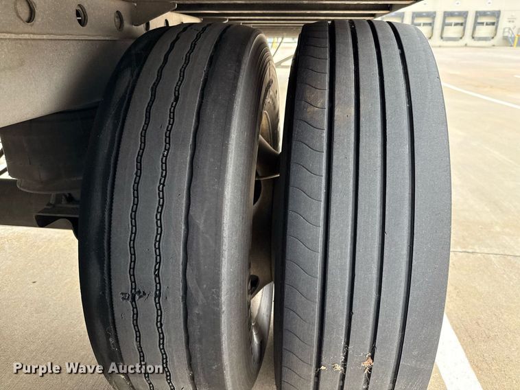 image for item EJ3724 2016 Vanguard VXP 57' dry van trailer