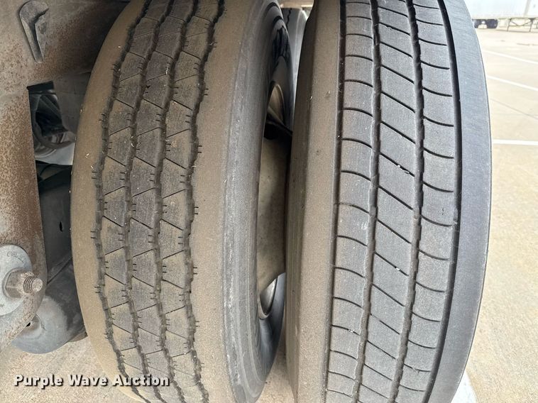 image for item EJ3724 2016 Vanguard VXP 57' dry van trailer