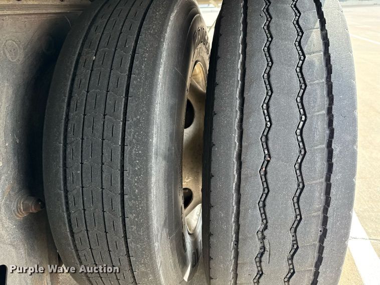 image for item EJ3726 2014 Vanguard VXP 57' dry van trailer