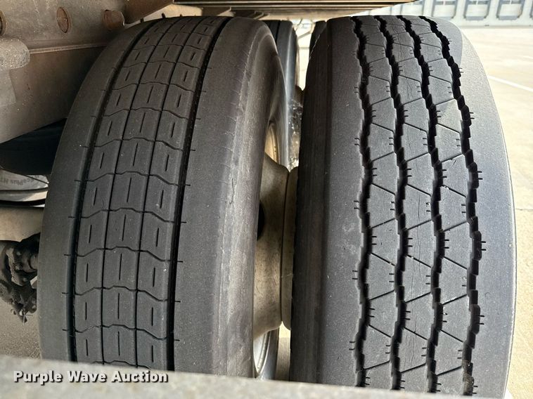 image for item EJ3726 2014 Vanguard VXP 57' dry van trailer