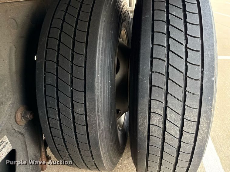 image for item EJ3726 2014 Vanguard VXP 57' dry van trailer