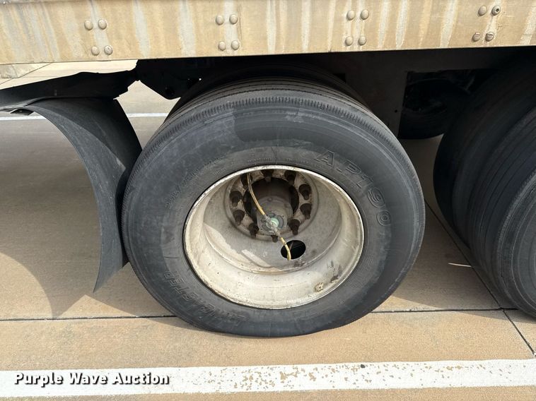 image for item EJ3727 2016 Vanguard VXP 57' dry van trailer