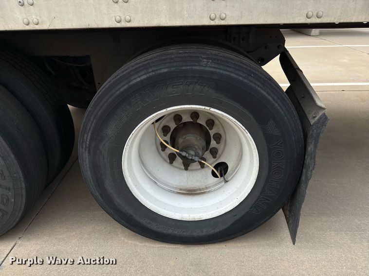 image for item EJ3727 2016 Vanguard VXP 57' dry van trailer