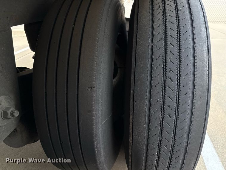 image for item EJ3727 2016 Vanguard VXP 57' dry van trailer