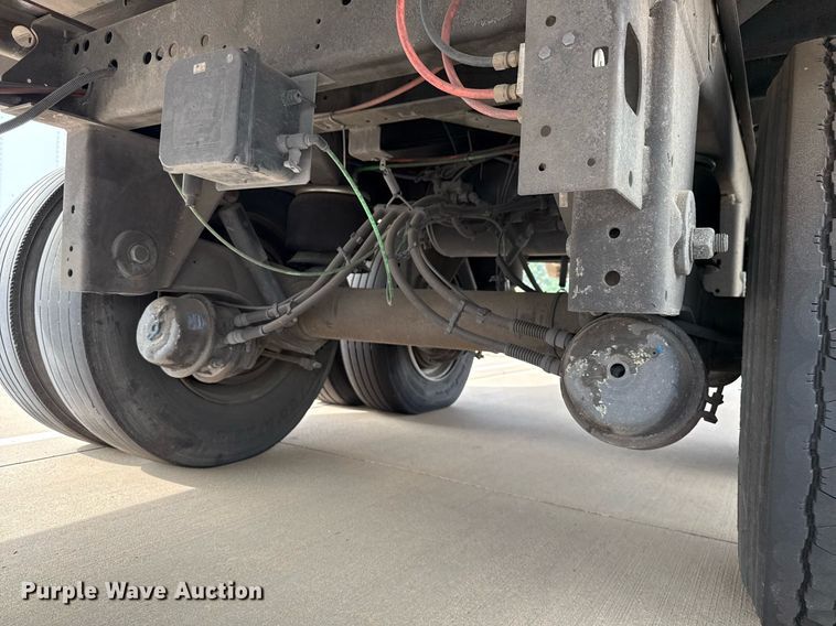 image for item EJ3727 2016 Vanguard VXP 57' dry van trailer