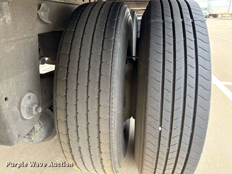 image for item EJ3728 2016 Vanguard VXP 57' dry van trailer