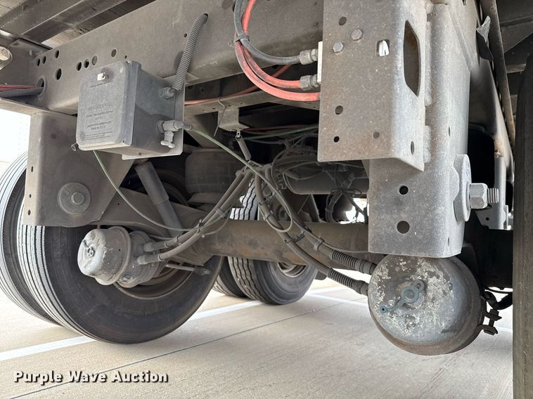 image for item EJ3728 2016 Vanguard VXP 57' dry van trailer