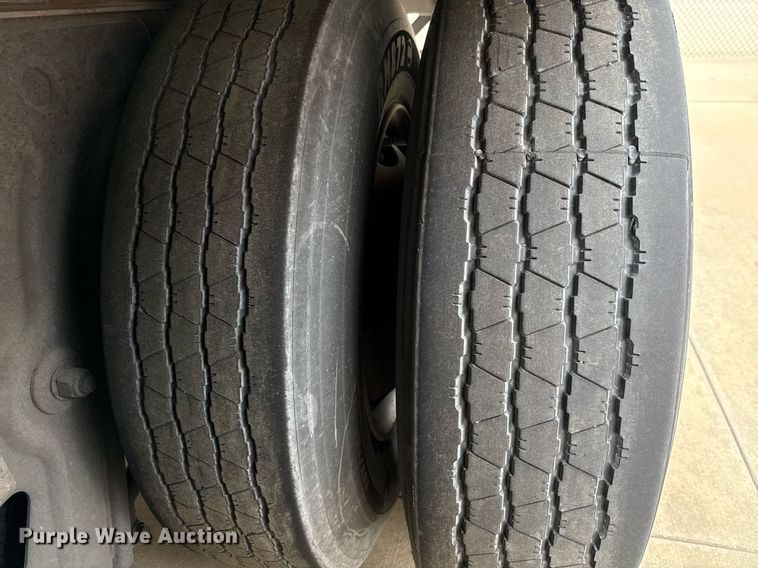 image for item EJ3729 2014 Vanguard VXP 57' dry van trailer