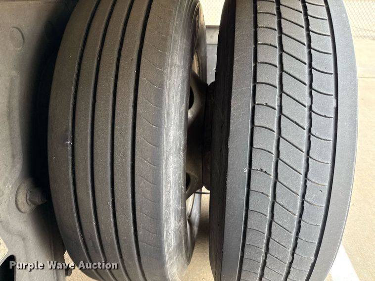 image for item EJ3730 2014 Vanguard VXP 57' dry van trailer