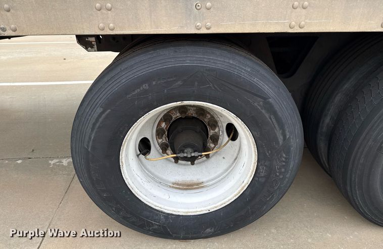 image for item EJ3730 2014 Vanguard VXP 57' dry van trailer