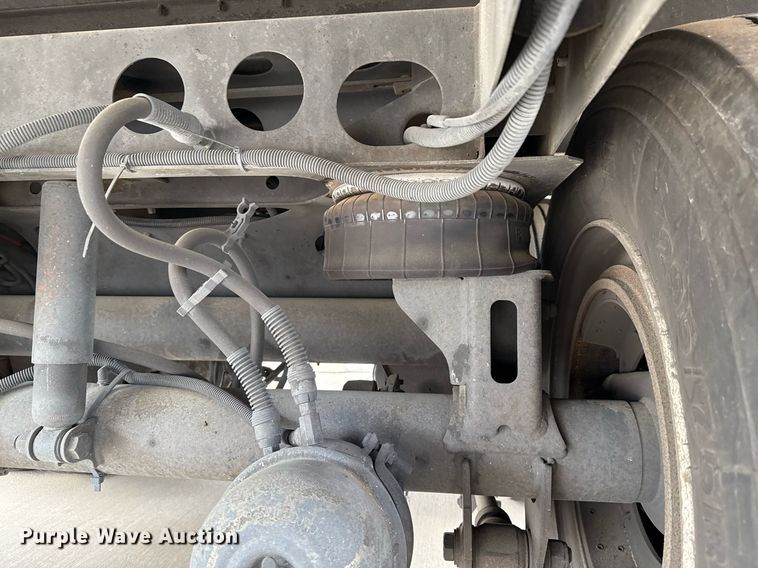 image for item EJ3730 2014 Vanguard VXP 57' dry van trailer