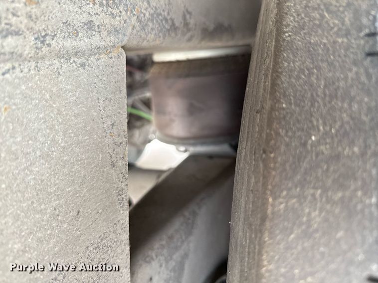 image for item EJ3731 2016 Vanguard VXP 57' dry van trailer