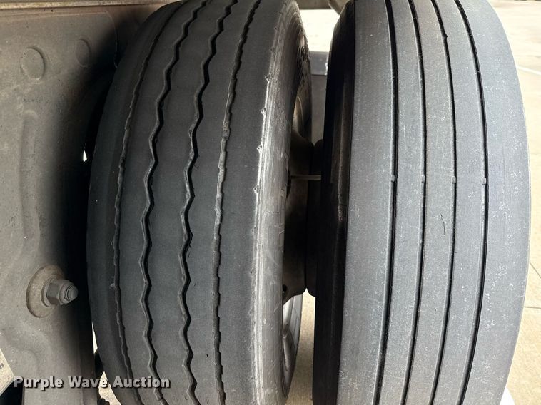 image for item EJ3732 2014 Vanguard VXP 57' dry van trailer