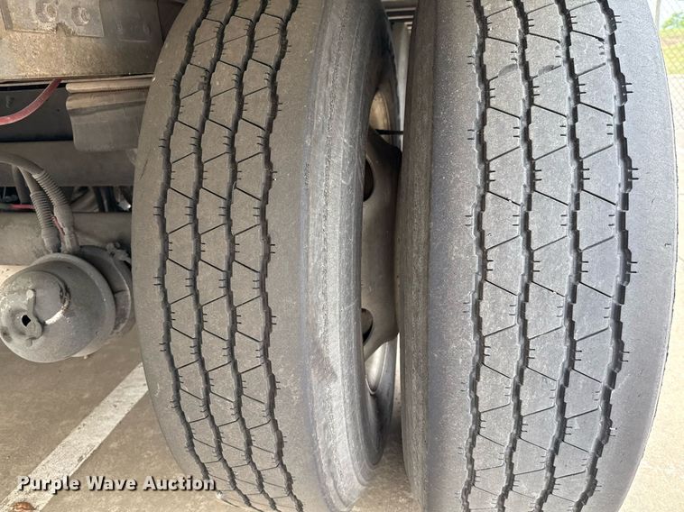 image for item EJ3733 2014 Vanguard VXP 57' dry van trailer