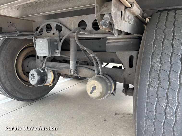 image for item EJ3734 2014 Vanguard VXP 57' dry van trailer