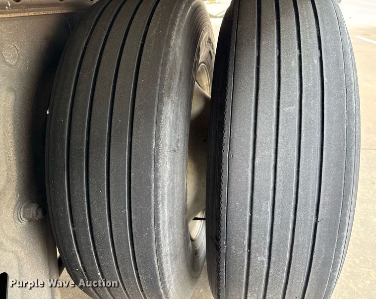 image for item EJ3734 2014 Vanguard VXP 57' dry van trailer