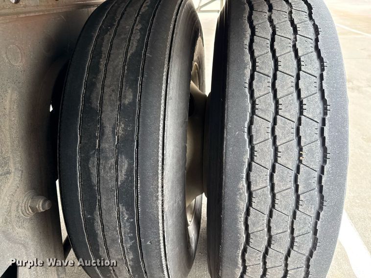 image for item EJ3735 2014 Vanguard VXP 57' dry van trailer