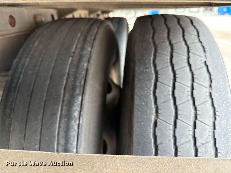 image for item EJ3735 2014 Vanguard VXP 57' dry van trailer