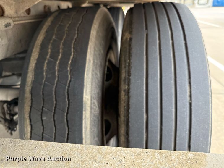 image for item EJ3736 2014 Vanguard VXP 57' dry van trailer