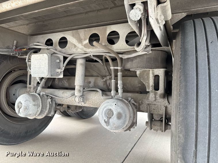 image for item EJ3737 2014 Vanguard VXP 57' dry van trailer