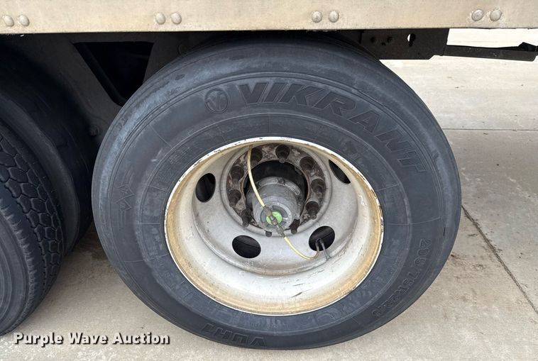 image for item EJ3738 2014 Vanguard VXP 57' dry van trailer