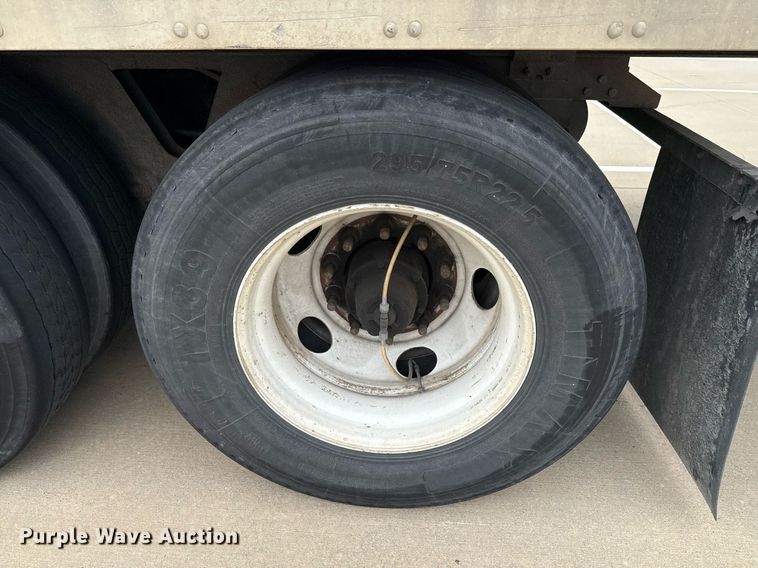 image for item EJ3741 2014 Vanguard VXP 57' dry van trailer