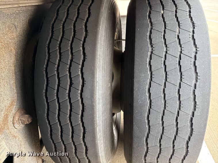 image for item EJ3741 2014 Vanguard VXP 57' dry van trailer